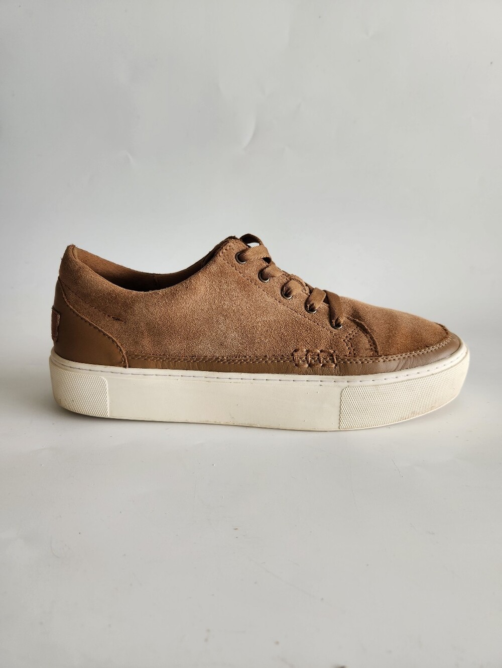 UGG Women's Zilo Platform Lace Up Sneaker Chestnut Brown Suede Size 8.5